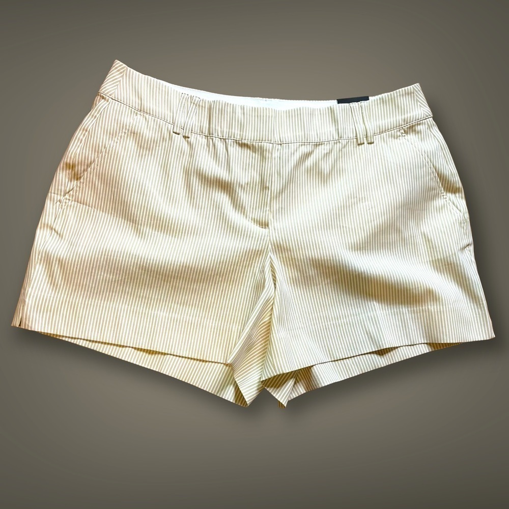 NWT Lane Bryant Lena Beige and White Striped High Rise Shorts Size 18